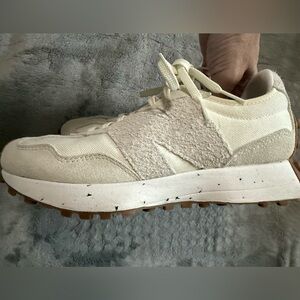 New Balance Women's Cream 327 Athletic Lifestyle Shoes